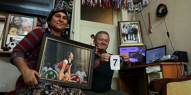 Genç halterci Ayşegül Çakın ailesini gururlandırdı