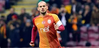 Kınay: Wesley Sneijder küstürülmemeli