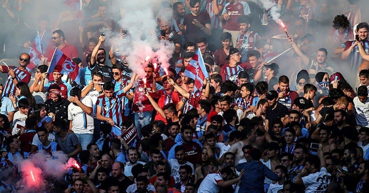 Trabzonspor taraftarından büyük yürüyüş - Son dakika Trabzonspor haberleri - Fotomaç