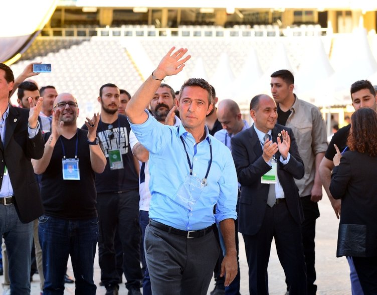 Ali Koç: "Bayrakları çıkarmaya hazır olun"