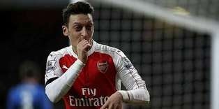 Wenger gush over Ozil