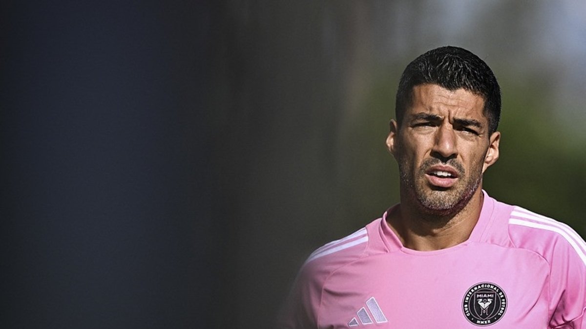 Luis Suarez'den yine olay hareket