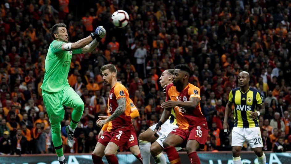 Galatasaray Fenerbahce Derbisi Avrupa Basininda Vahsi Bir Kavga Son Dakika Fenerbahce Haberl