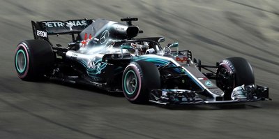 Singapur'da zafer Lewis Hamilton'un