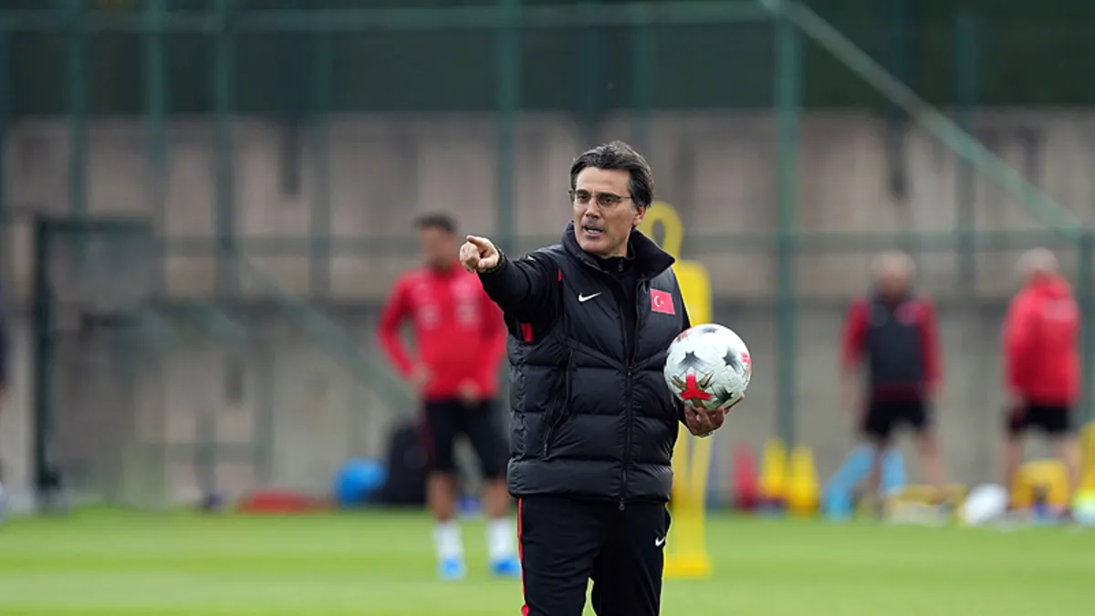 Vincenzo Montella'dan flaş ilk 11 kararı! İtalya maçında...