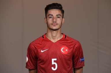 İşte Galatasaray’ın yeni yıldızı: Ozan Kabak!