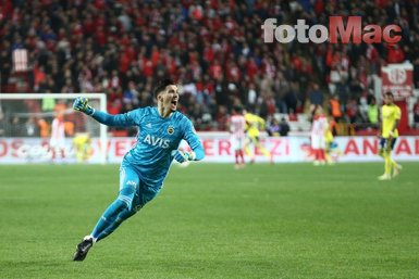 Efsane isim, Fenerbahçe'nin kalecisi Altay Bayındır'ı takibe aldı!