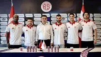 Antalya’da imza şov