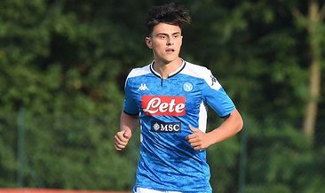 Eljif Elmas Napoli De Ilk Macina Cikti Iste Yeni Forma Numarasi Son Dakika Fenerbahce Haberleri Fotomac