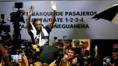 Adebayor'un Olimpia macerası kısa sürdü!