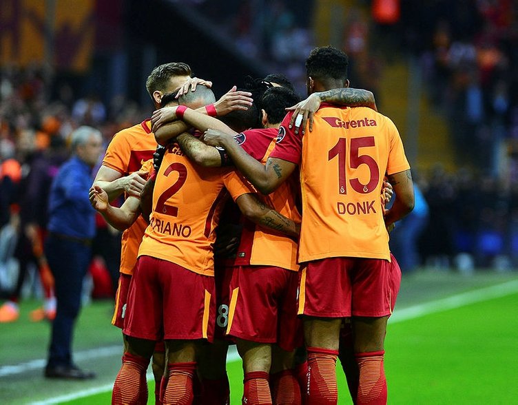 Mustafa Denizli: "Galatasaray şu an biraz daha avantajlı"
