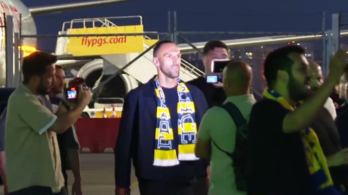 Vedat Muriqi, Fenerbahçe için İstanbul'da!