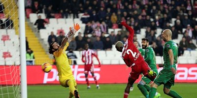 MAÇ SONUCU | Sivasspor Akhisarspor'u 2-1 mağlup etti | ÖZET