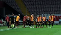 Maç kopunca gençler girdi