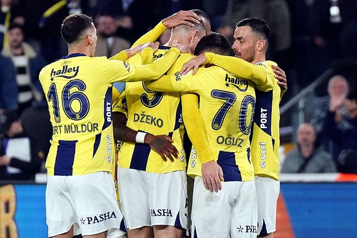 besiktas-fenerbahce-derbisi-canli-izle-besiktas-fenerbahce-maci-sifresiz-canli-yayin-besiktas-fenerbahce-maci-1733580736975.jpeg
