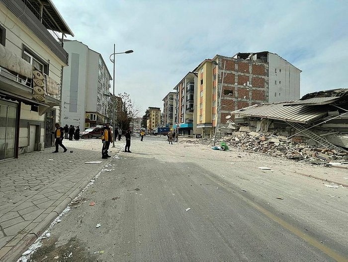 malatya-depremi-son-dakika-olu-ve-yarali-sayisi-kac-oldu-malatya-son-dakika-haberleri-1677494420789.jpeg