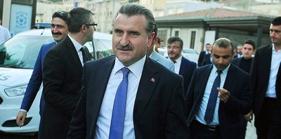 Spor Bakanı Bak'tan yabancı sınırı açıklaması