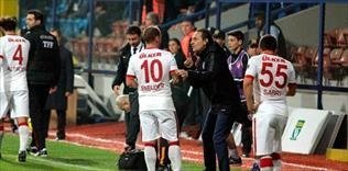 Wesley Sneijder çıkarılmasına şaşırdı!