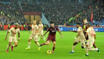 Kartlar uçuştu