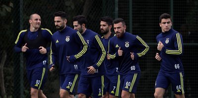 Fenerbahçe milli oyunculardan yoksun çalıştı
