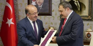 Bakan’a hediye