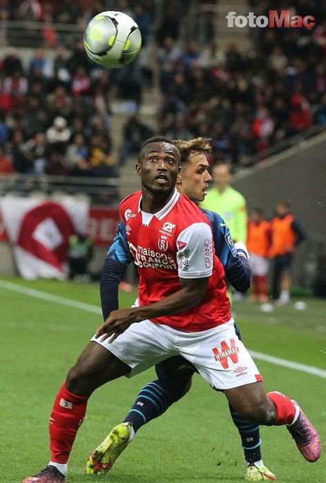 Fenerbahçe sol bek transferi yapmaya hazırlanıyor! Ghislain Konan...