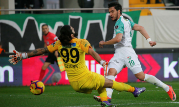 Bursaspor'un yeni golcüsü Umut Nayir