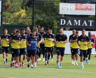 Fenerbahçe’yi üzen açıklama: Kalıyorum!