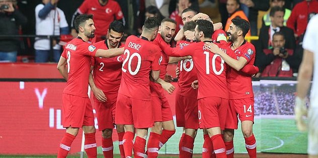 Türkiye - Fransa maçının biletlerine yoğun ilgi