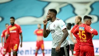 Beşiktaş'ta Cyle Larin: Bazen hakemlere kızıyorum