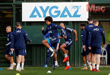 Trabzonspor maçı öncesi Fenerbahçe'ye kötü haber! 2 isim kadroda yok