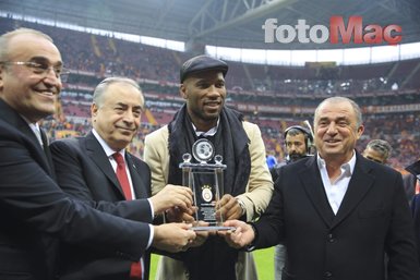 Drogba’dan Galatasaray açıklaması! 1 yıl bedavaya oynarım