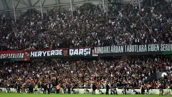 Karşıyaka'da sıra kale ve orta sahada