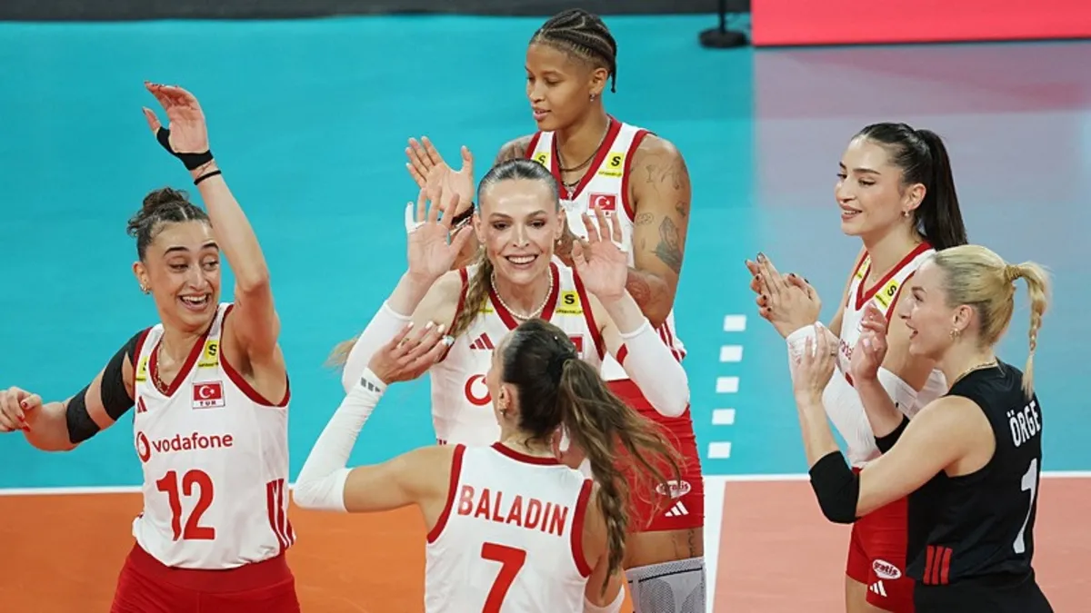 Filenin Sultanları Avrupa Şampiyonası'nda finalde! Sırbistan'a set vermedik