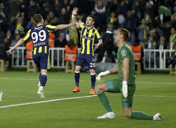 Taraftardan Aykut Kocaman'a Valbuena tepkisi