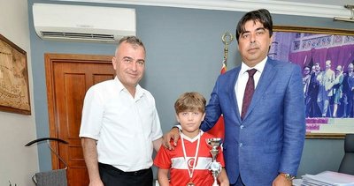 Küçük Kaan, Başkan Demirağ’ı ziyaret etti