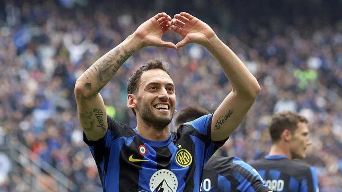 Hakan Çalhanoğlu'nun menajerinden transfer açıklaması! Fenerbahçe ve Galatasaray... Hakan Çalhanoğlu'nun menajerinden transfer açıklaması! Fenerbahçe ve Galatasaray...