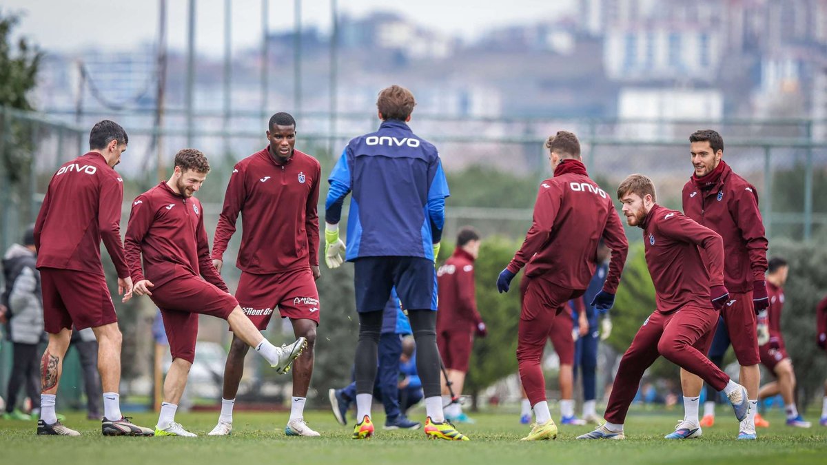 Trabzonspor'da Fenerbahçe maçı hazırlıkları sürüyor!