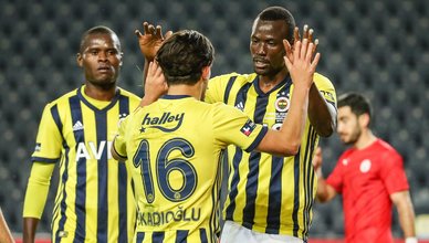 Fenerbahçe’nin golcü ismi Samatta Beşiktaş derbisinde oynamayacak!