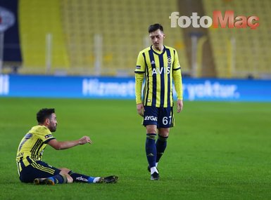 Son dakika spor haberi: Mesut Özil boş kaleye kaçırdı taraftar çıldırdı