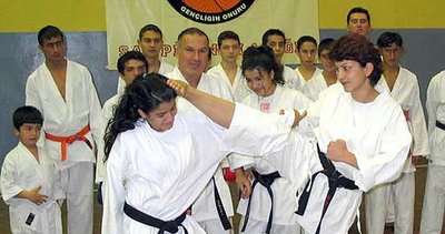 Nazillili karateciler madalya avında