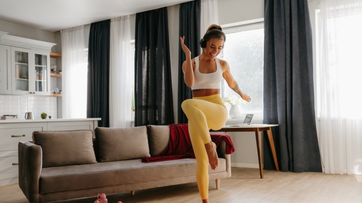 20 dakikada tüm vücudunu çalıştır | İZLE