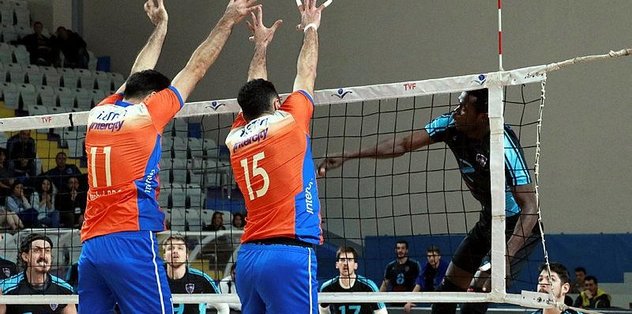 Afyon Belediye evinde güldü