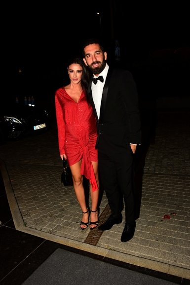 Arda Turan eşi Aslıhan Doğan Turan için Bodrum’dan yazlık alıyor