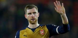Mertesacker sakatlandı