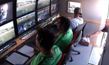 VAR odasına kebap siparişi kameralara yansıdı