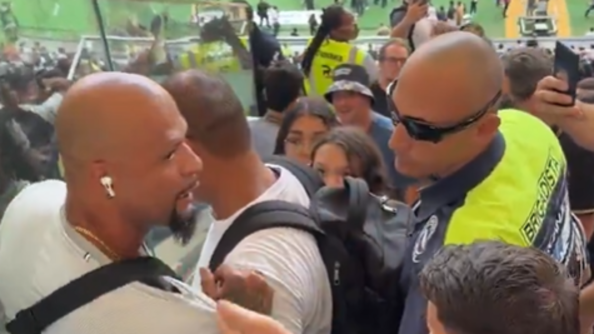 Felipe Melo'ya taraftar olarak gittiği maçta çirkin saldırı!