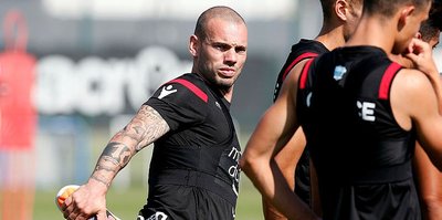 Sneijder dönüyor