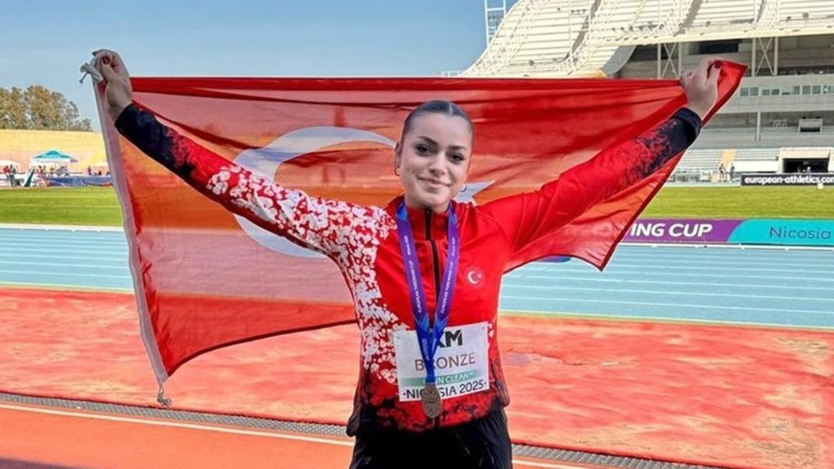 Milli atlet Rabiye Çiçek bronz madalya kazandı! Milli atlet Rabiye Çiçek bronz madalya kazandı!
