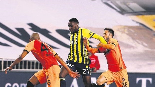 Osayi 2 net golü kaçırdı #